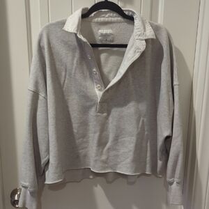 Abercrombie & Fitch Light Gray Crop Sweatshirt with White Collar